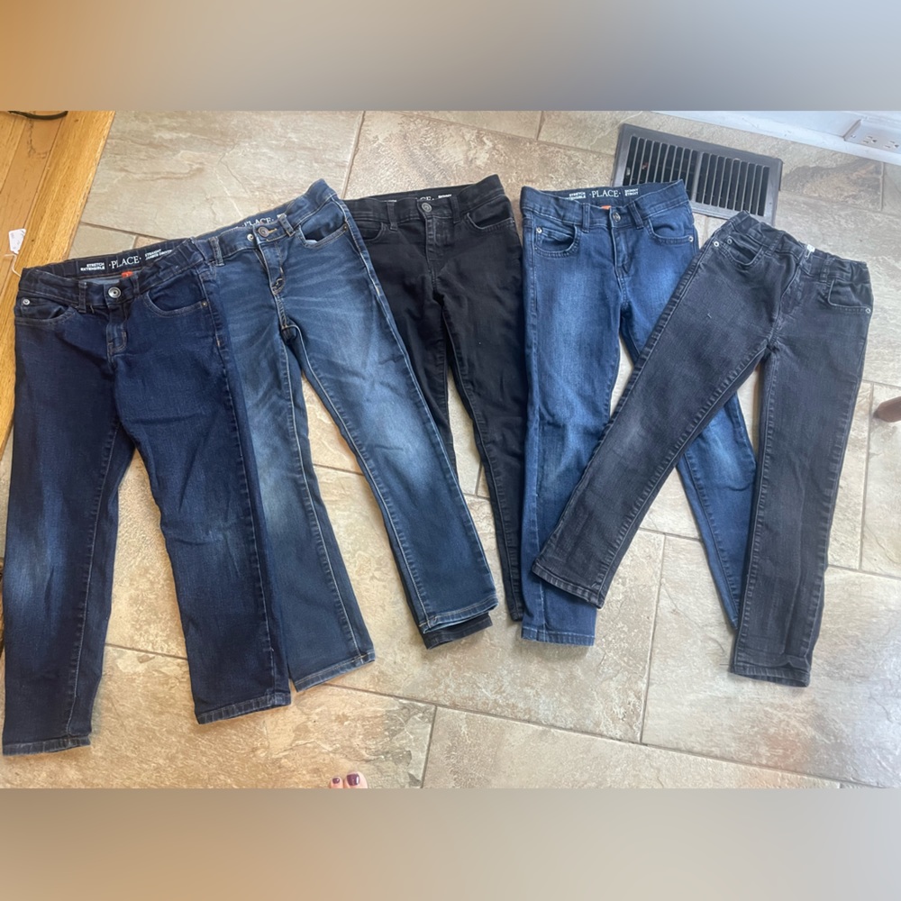 Boys size 7 jeans. All from the children’s place In great condition ( 5 pair)